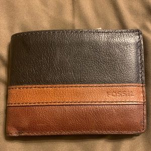 New Men’s Tri-Fold Fossil wallet